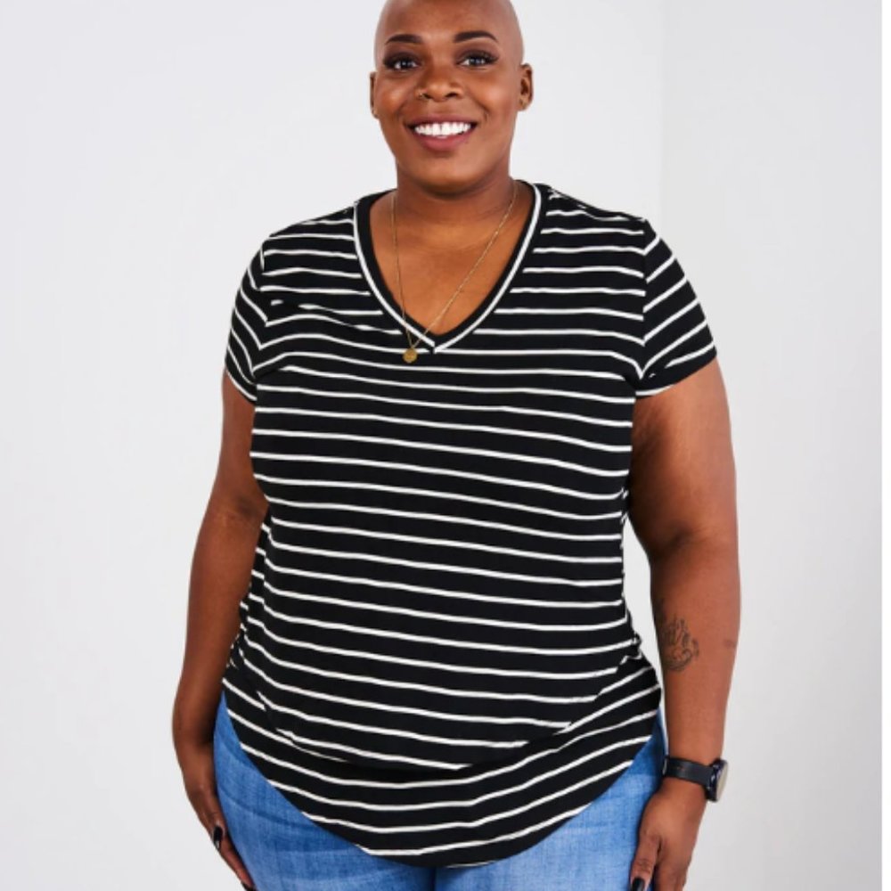 Latched Mama Nursing Tee 2.0 - 2X EUC